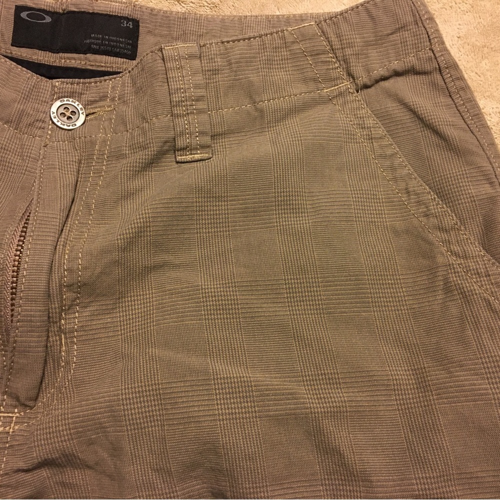 Oakley Lightweight Travel/Golf Shorts, 34” - Picture 4 of 8